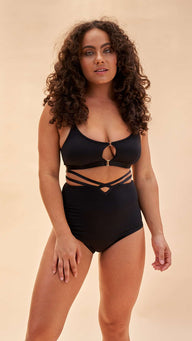 LUNALAE - Quinn Cut Out Top