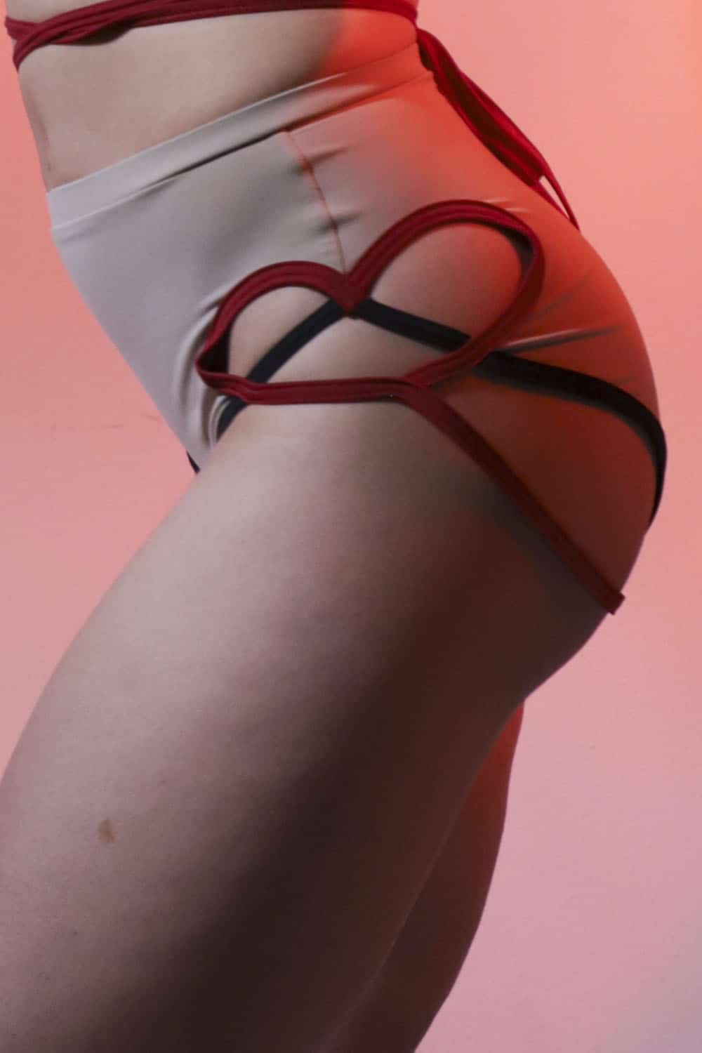 MILAKRASNA - Lola Bottoms