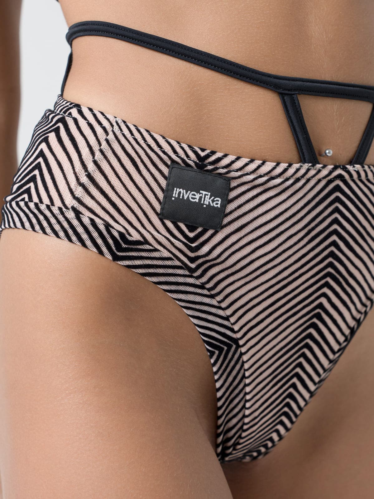 INVERTIKA - Ipnotika Fancy Bottoms