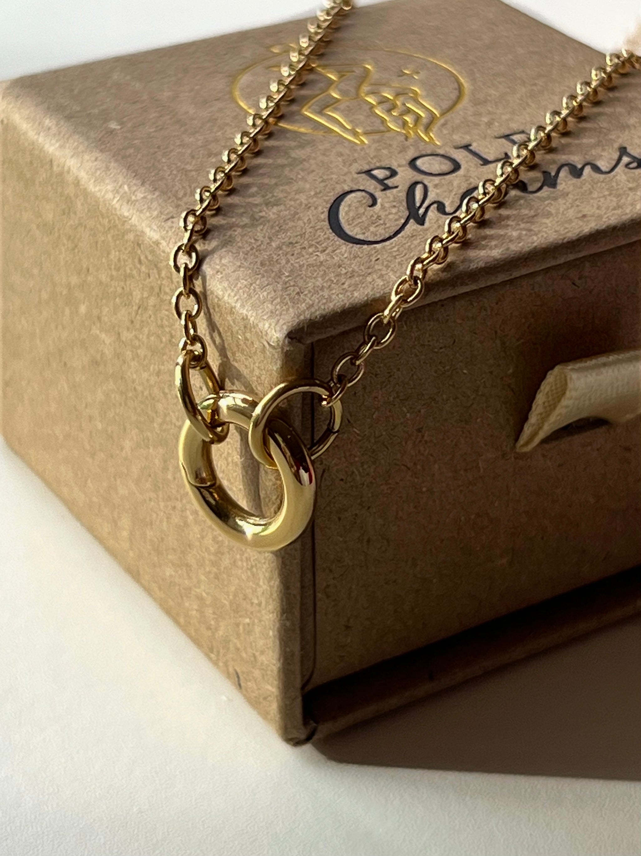 POLE CHARMS - Pendentif "Superwoman" Doré