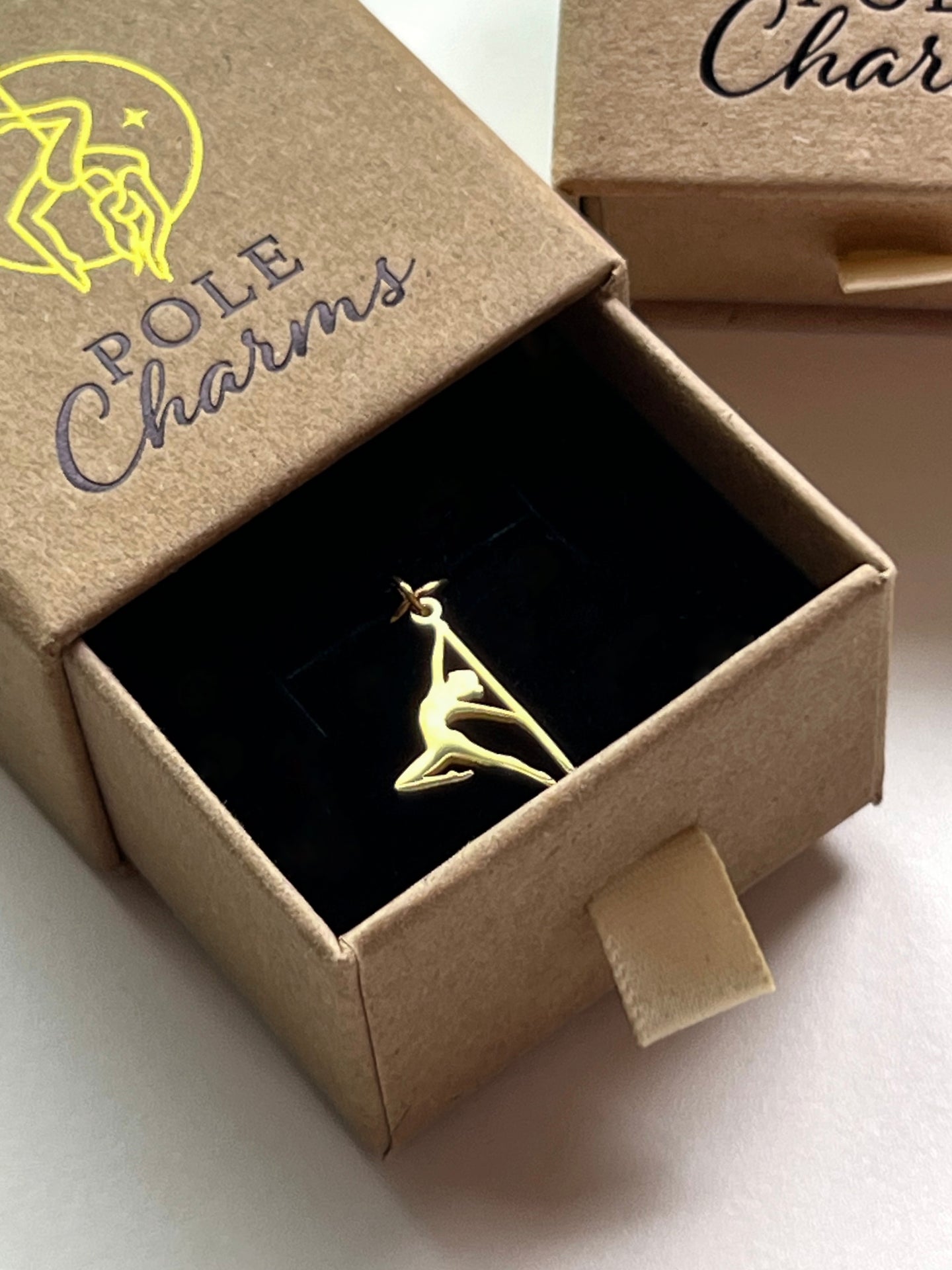 POLE CHARMS - Pendentif "Hangman" Doré