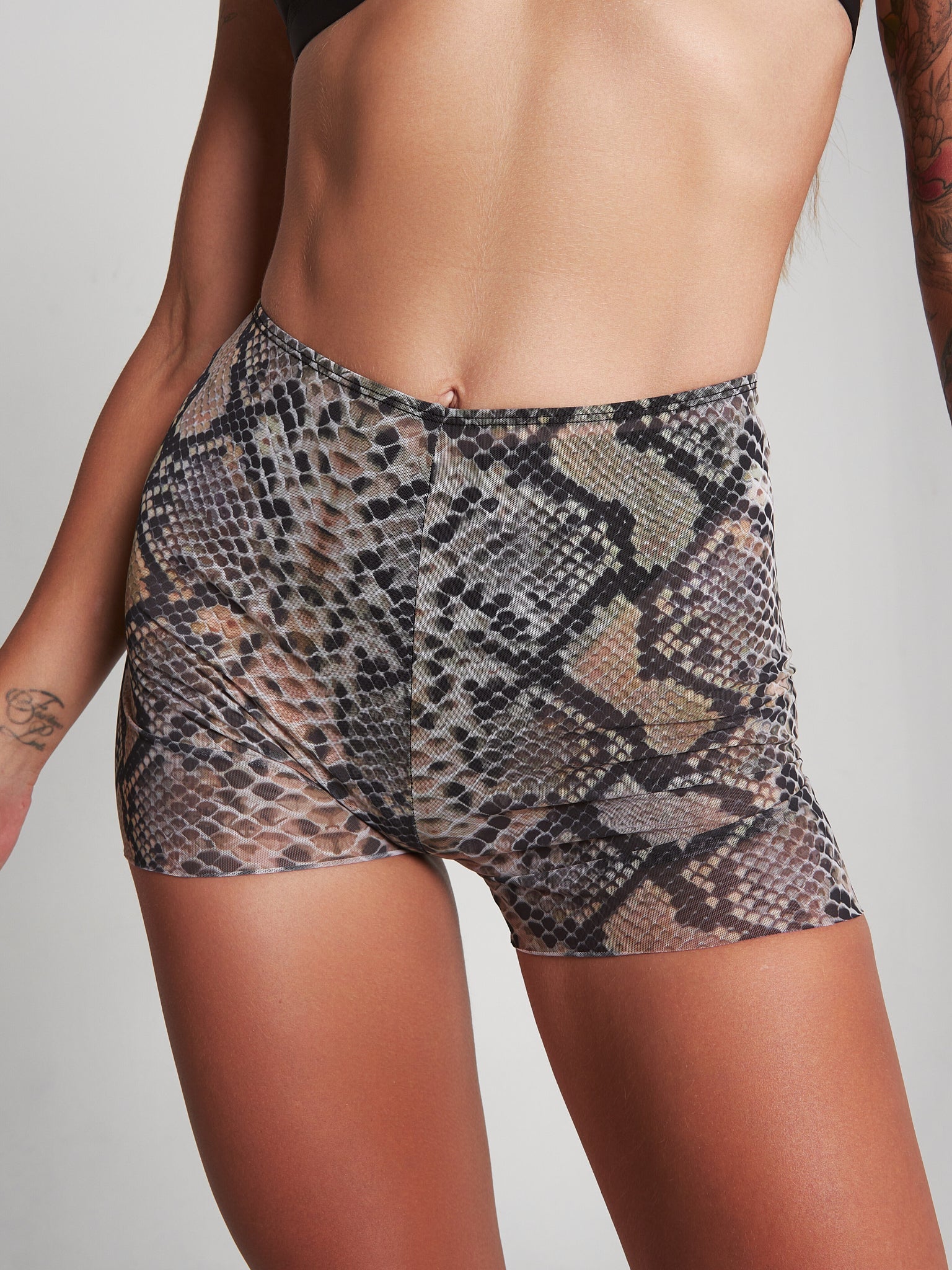 HARNA - Short Moire