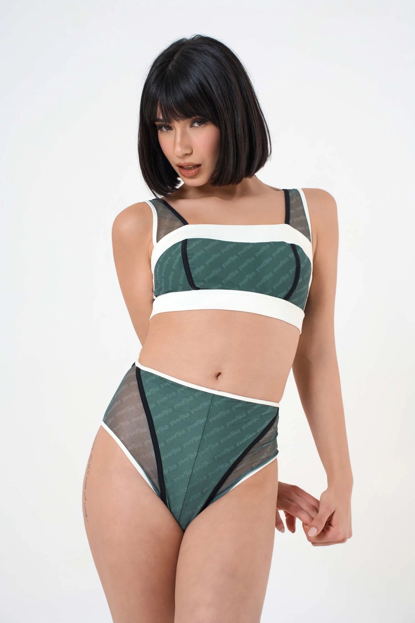 INVERTIKA - Short Iconika